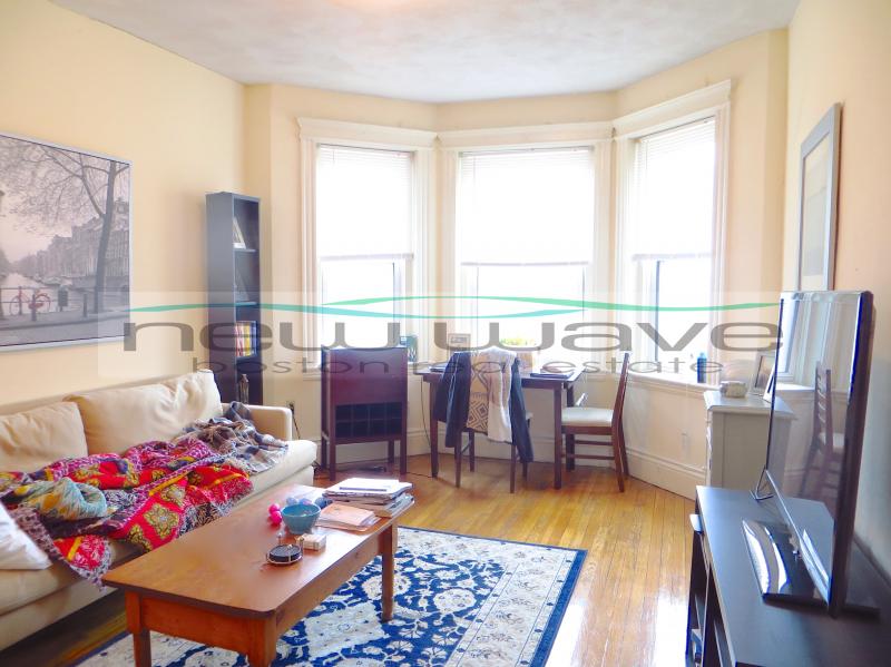 100 Queensberry St, Fenway