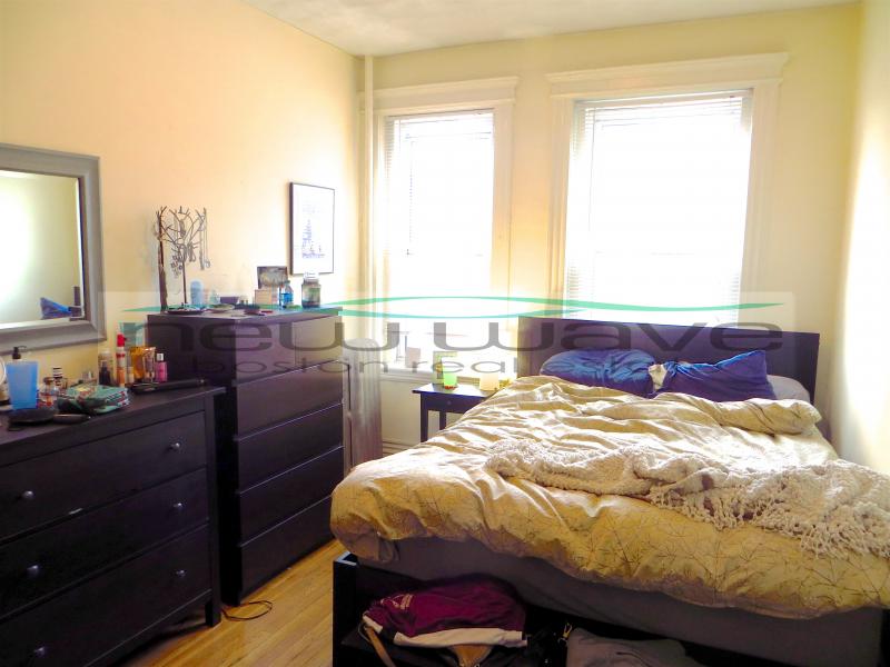 100 Queensberry St, Fenway