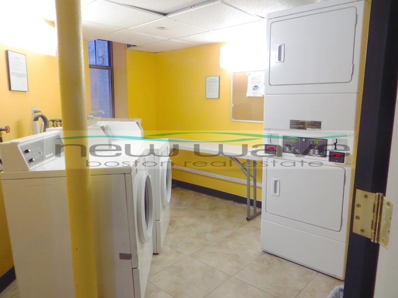 100 Queensberry St, Fenway