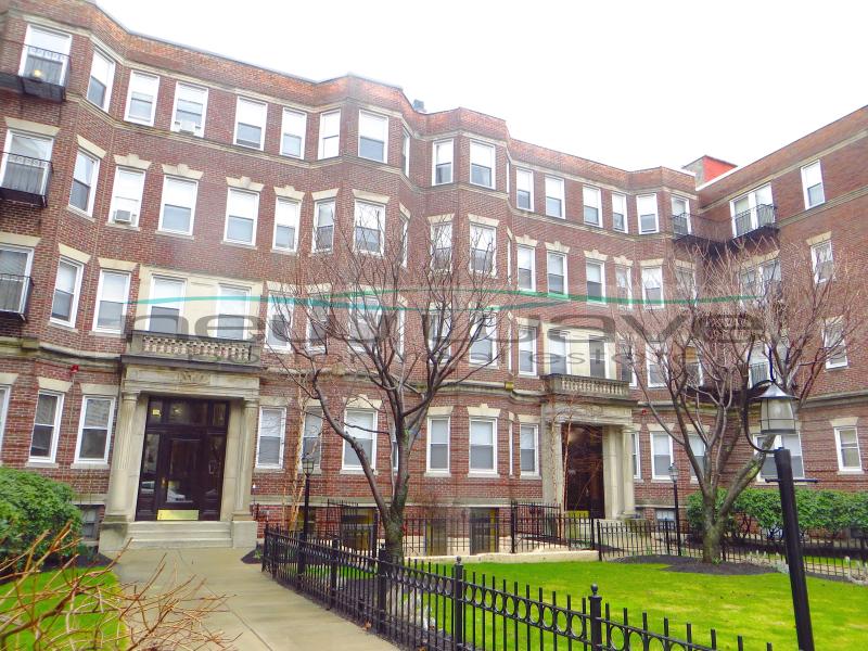 100 Queensberry St, Fenway