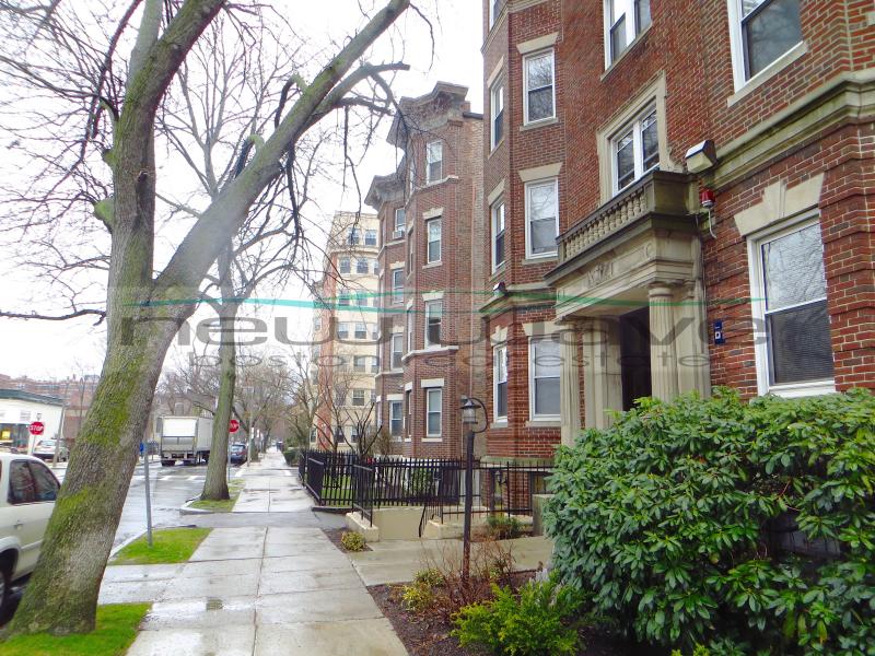 100 Queensberry St, Fenway