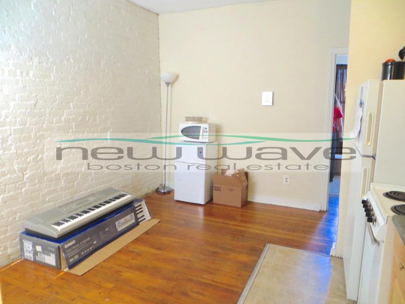 894 Huntington Ave, Mission Hill