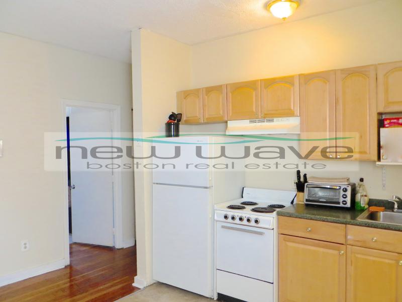 894 Huntington Ave, Mission Hill