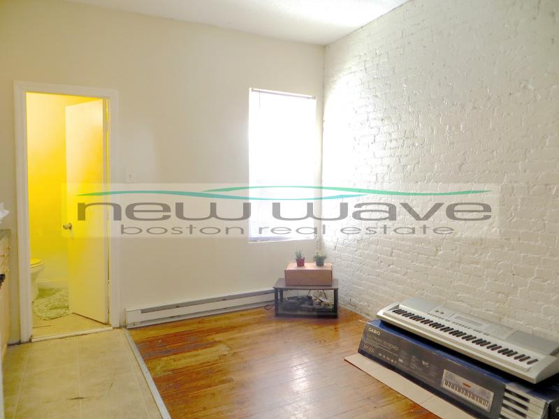 894 Huntington Ave, Mission Hill