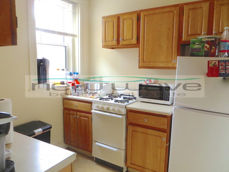 102 Queensberry St, Fenway