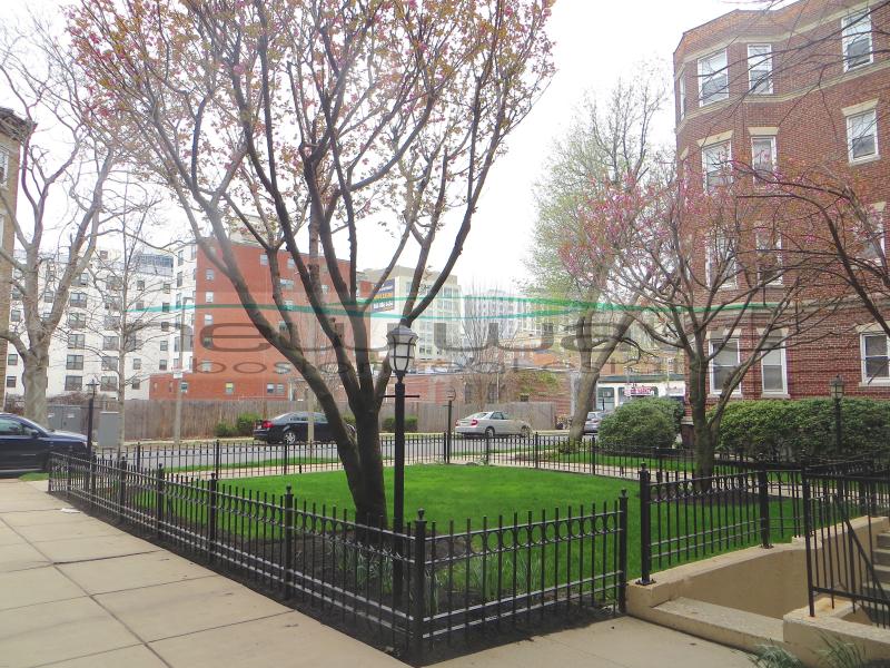 102 Queensberry St, Fenway