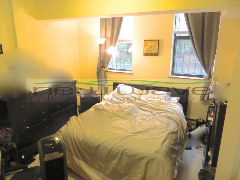 109 Queensberry St, Fenway