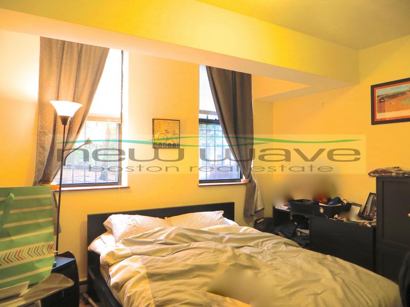 109 Queensberry St, Fenway