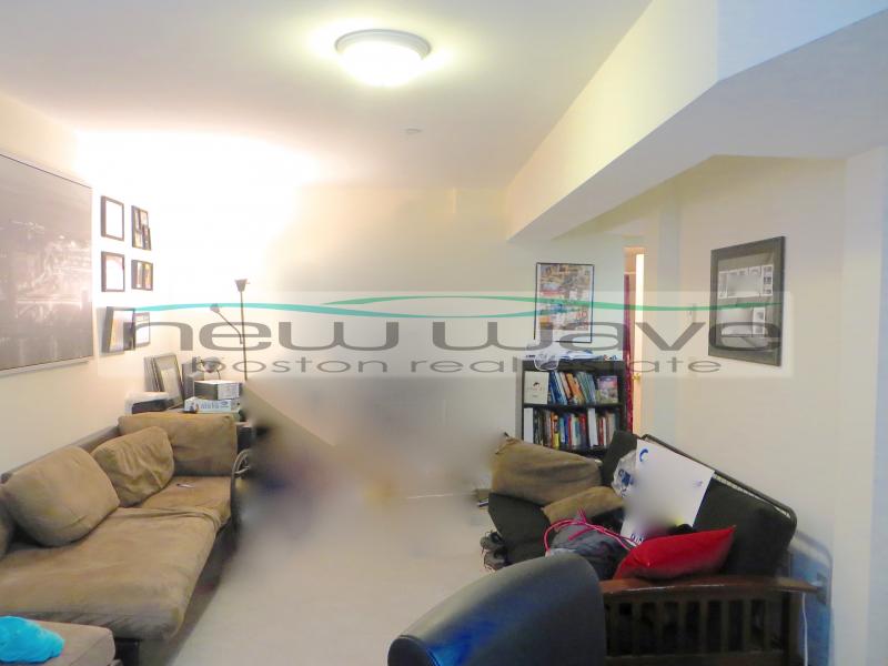 109 Queensberry St, Fenway