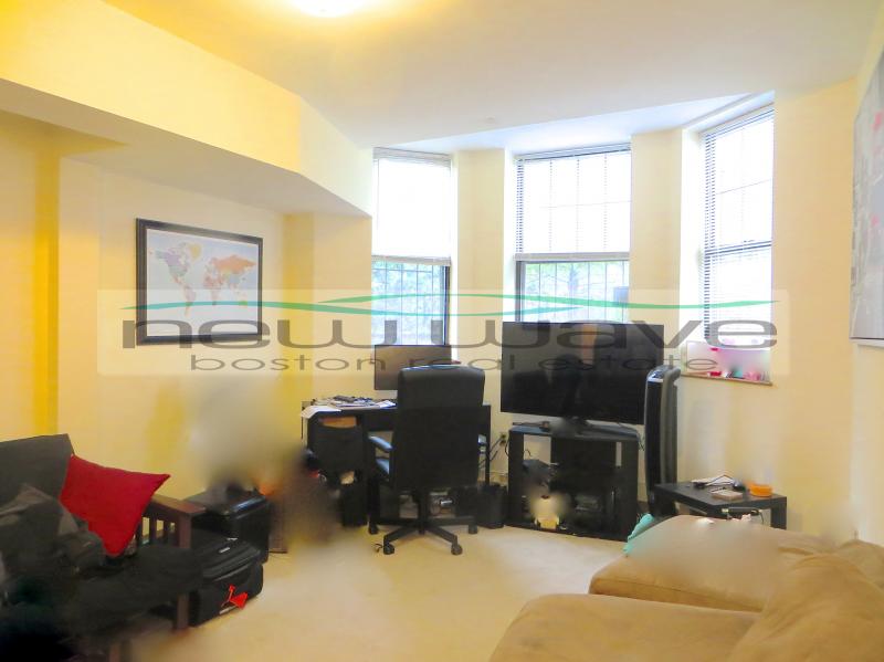 109 Queensberry St, Fenway