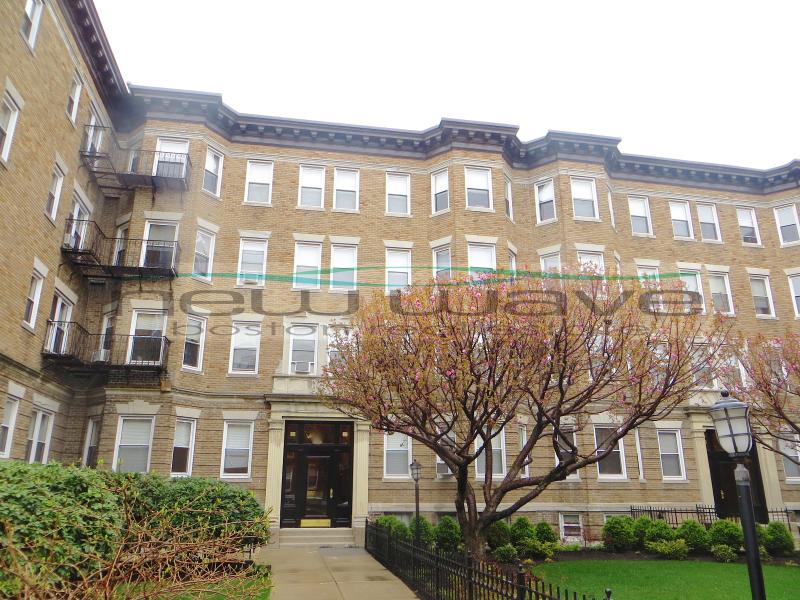 109 Queensberry St, Fenway