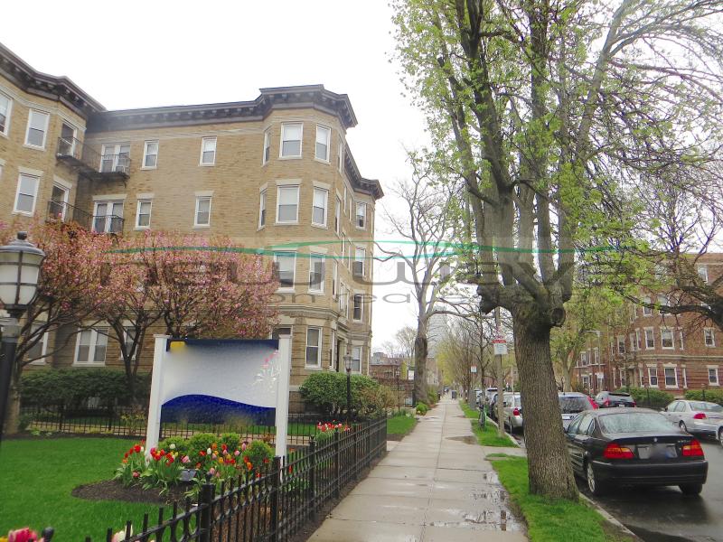 109 Queensberry St, Fenway