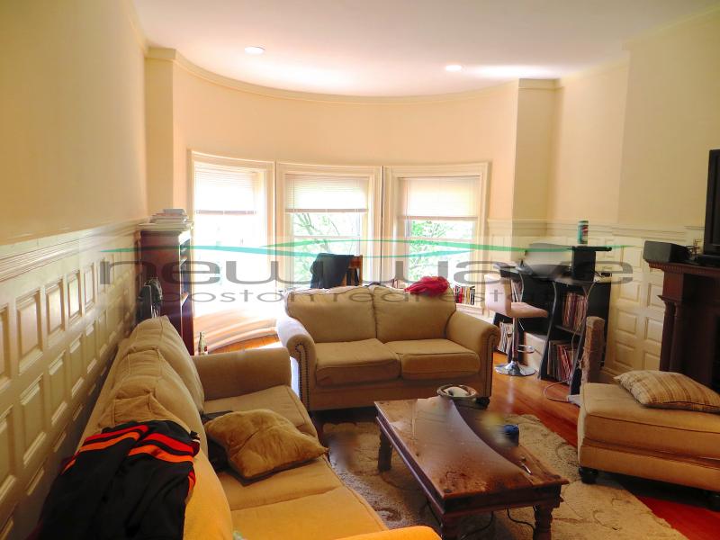 379 Commonwealth Ave, Back Bay