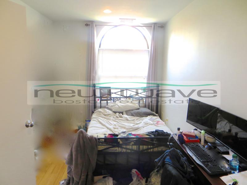 166 Saint Botolph St, South End