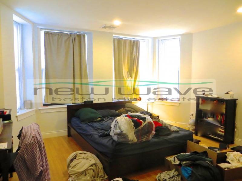 166 Saint Botolph St, South End