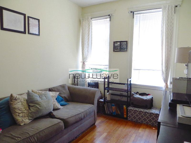 124 Peterborough St, Fenway