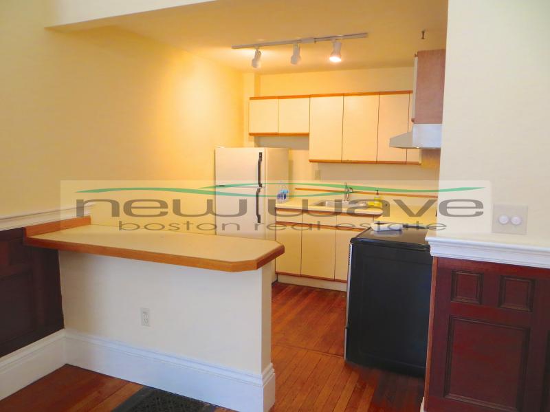 206 Commonwealth Ave, Back Bay