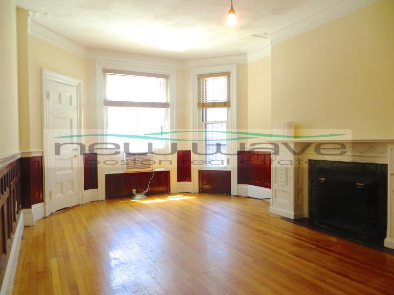 206 Commonwealth Ave, Back Bay