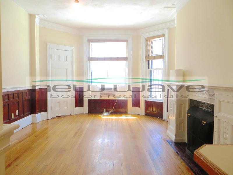 206 Commonwealth Ave, Back Bay