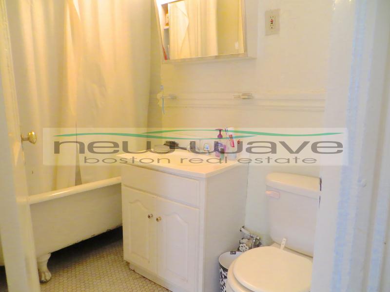 24 Queensberry St, Fenway