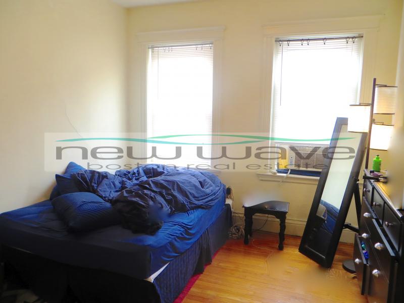 24 Queensberry St, Fenway