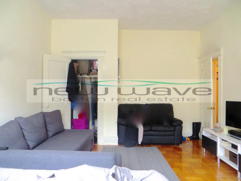 24 Queensberry St, Fenway