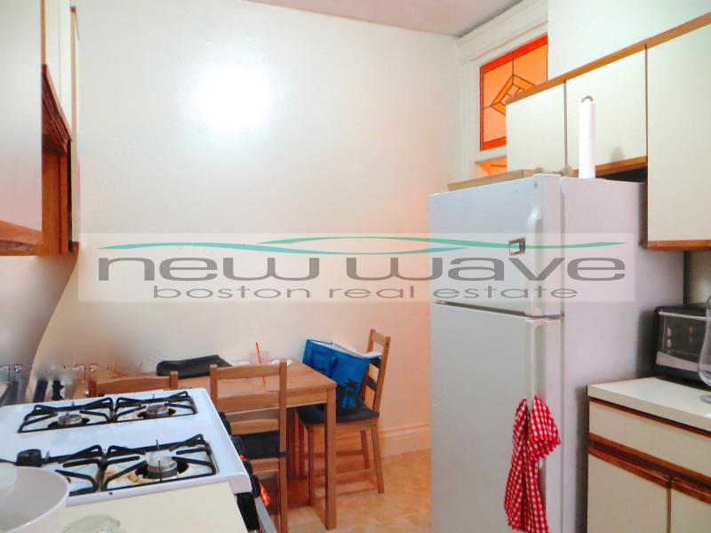 24 Queensberry St, Fenway