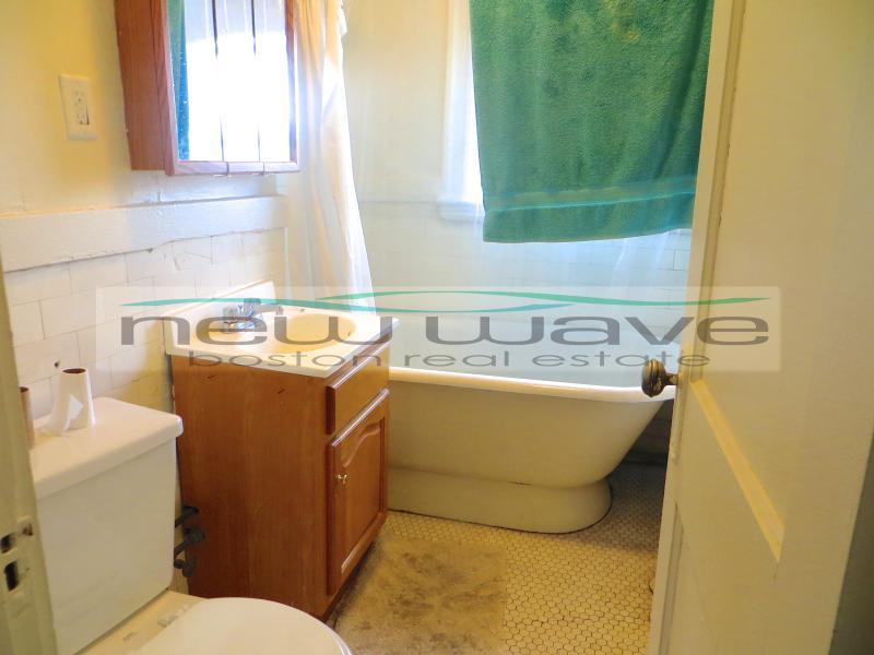 24 Queensberry St, Fenway