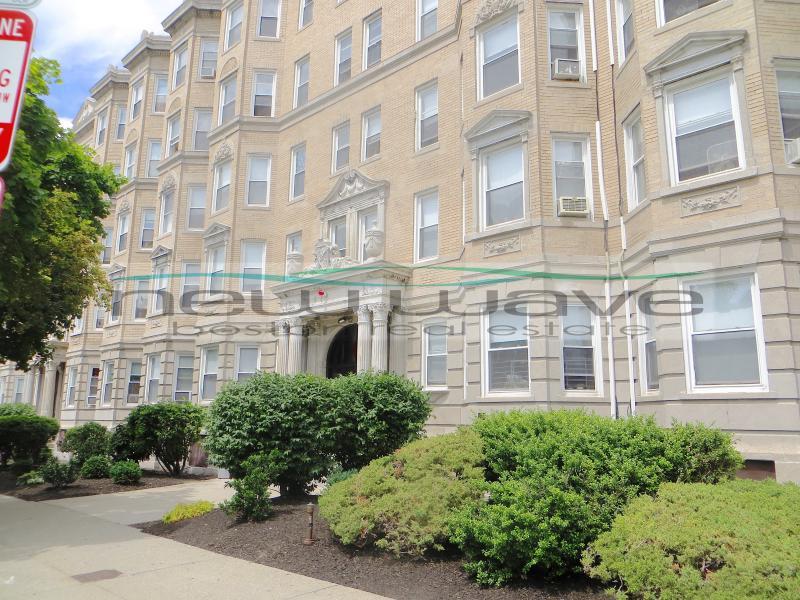 24 Queensberry St, Fenway