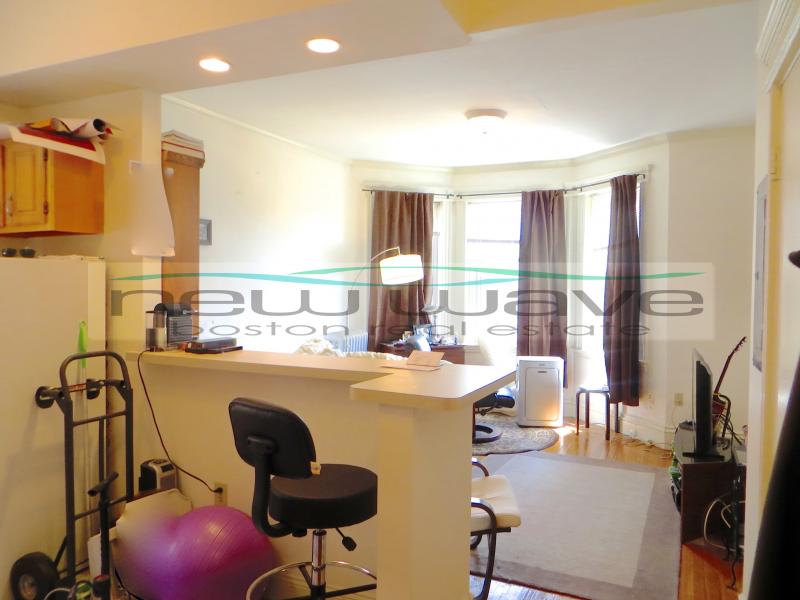 104 Queensberry St, Fenway