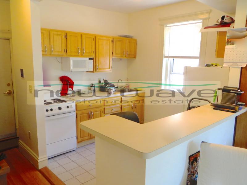 104 Queensberry St, Fenway