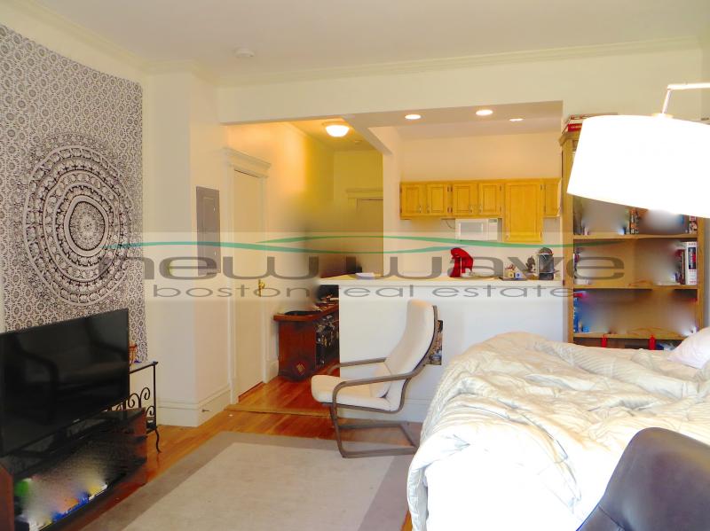 104 Queensberry St, Fenway