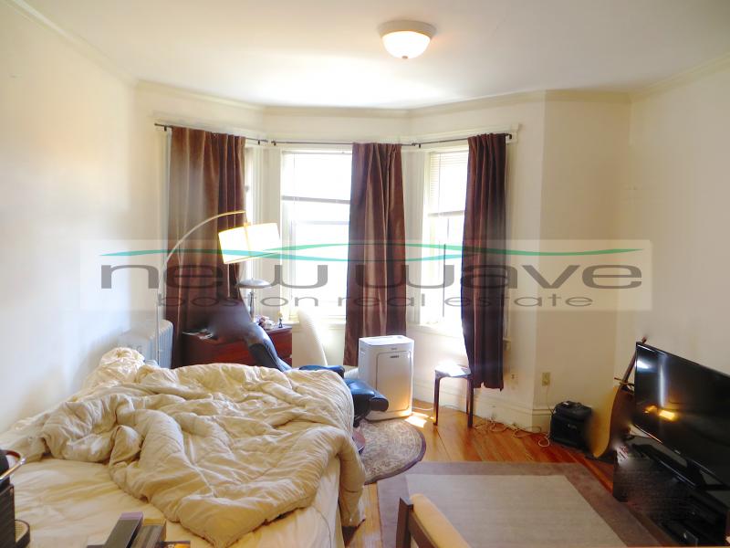 104 Queensberry St, Fenway