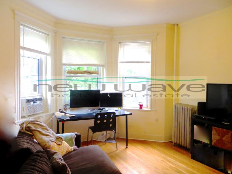 100 Queensberry St, Fenway