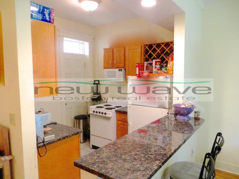 100 Queensberry St, Fenway