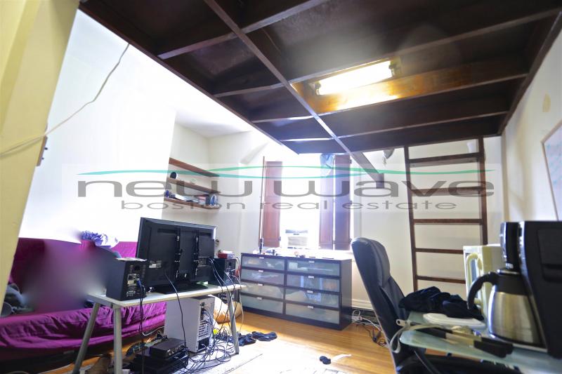 267 Newbury St, Back Bay