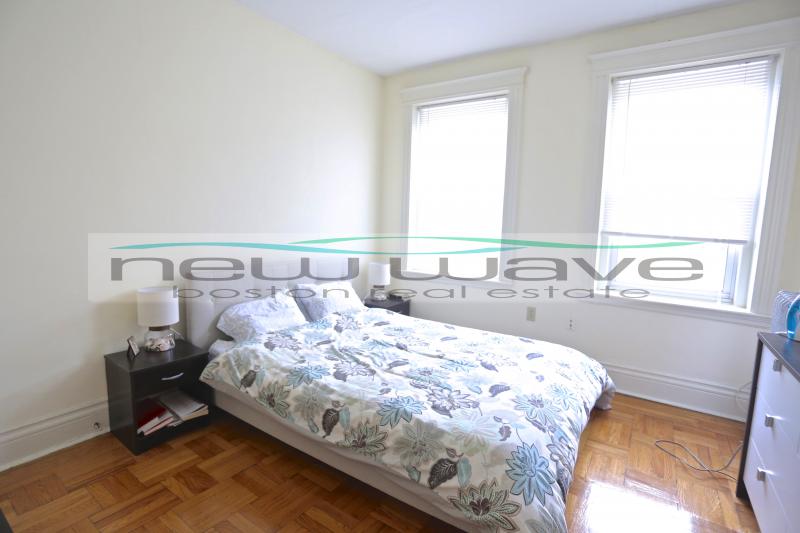 28 Queensberry St, Fenway