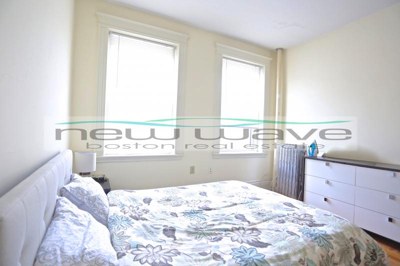 28 Queensberry St, Fenway