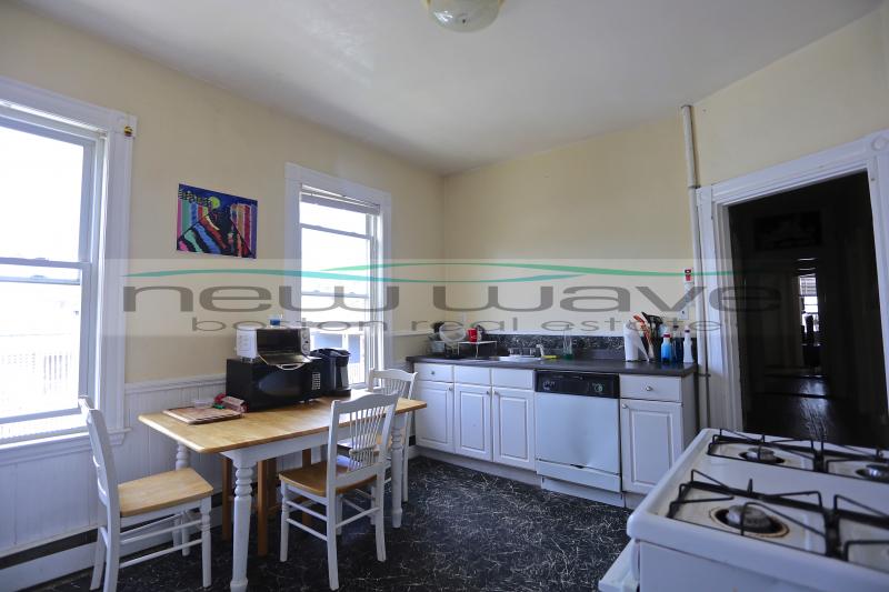 36 Cherokee St, Mission Hill