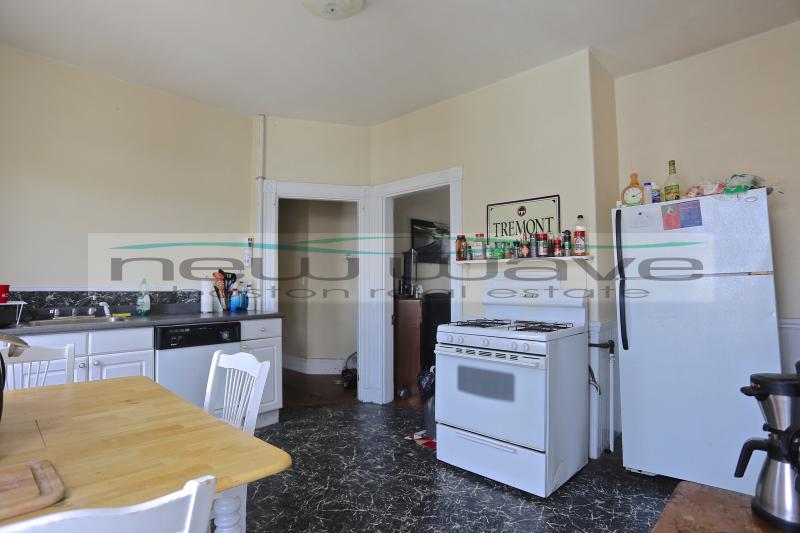 36 Cherokee St, Mission Hill