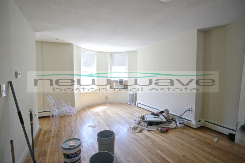 8 Albemarle Ct, Back Bay