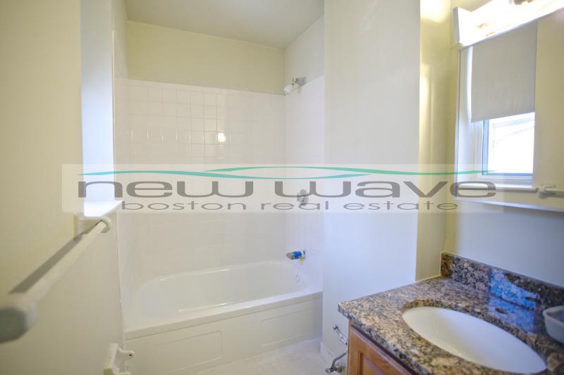 8 Albemarle Ct, Back Bay