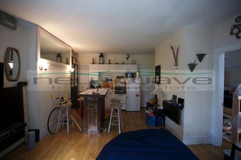 225 Newbury St, Back Bay