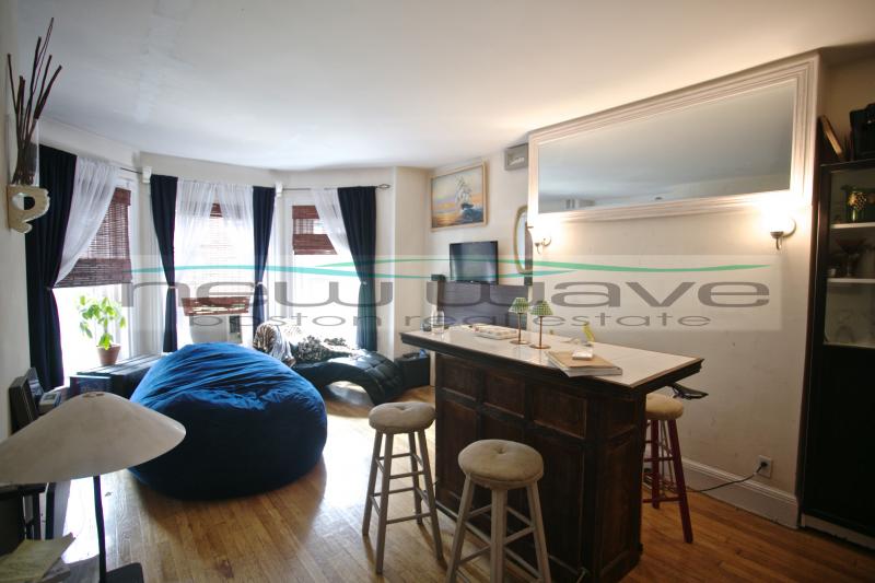 225 Newbury St, Back Bay