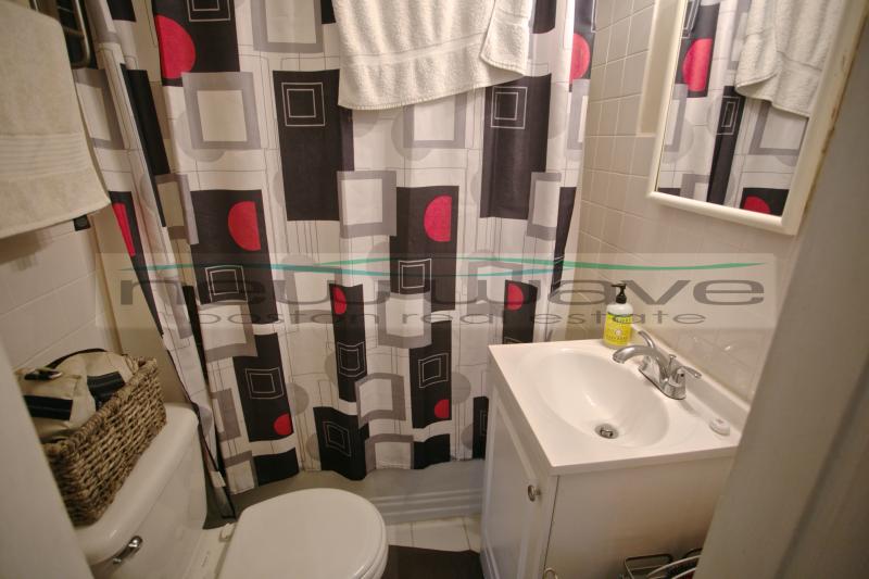 225 Newbury St, Back Bay