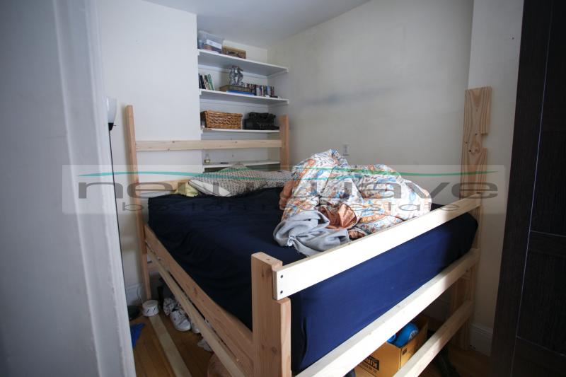 225 Newbury St, Back Bay