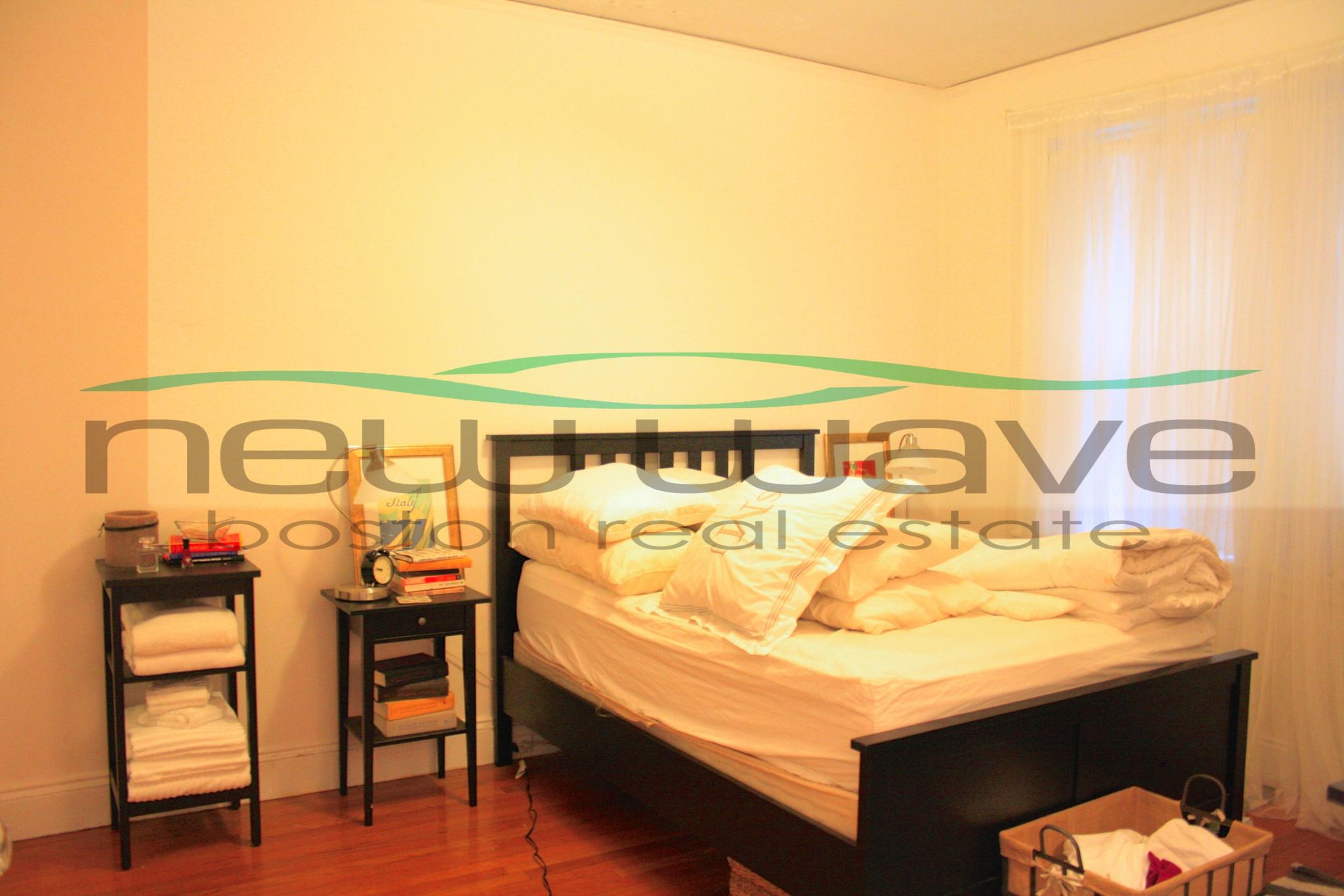 303 Marlborough St, Back Bay