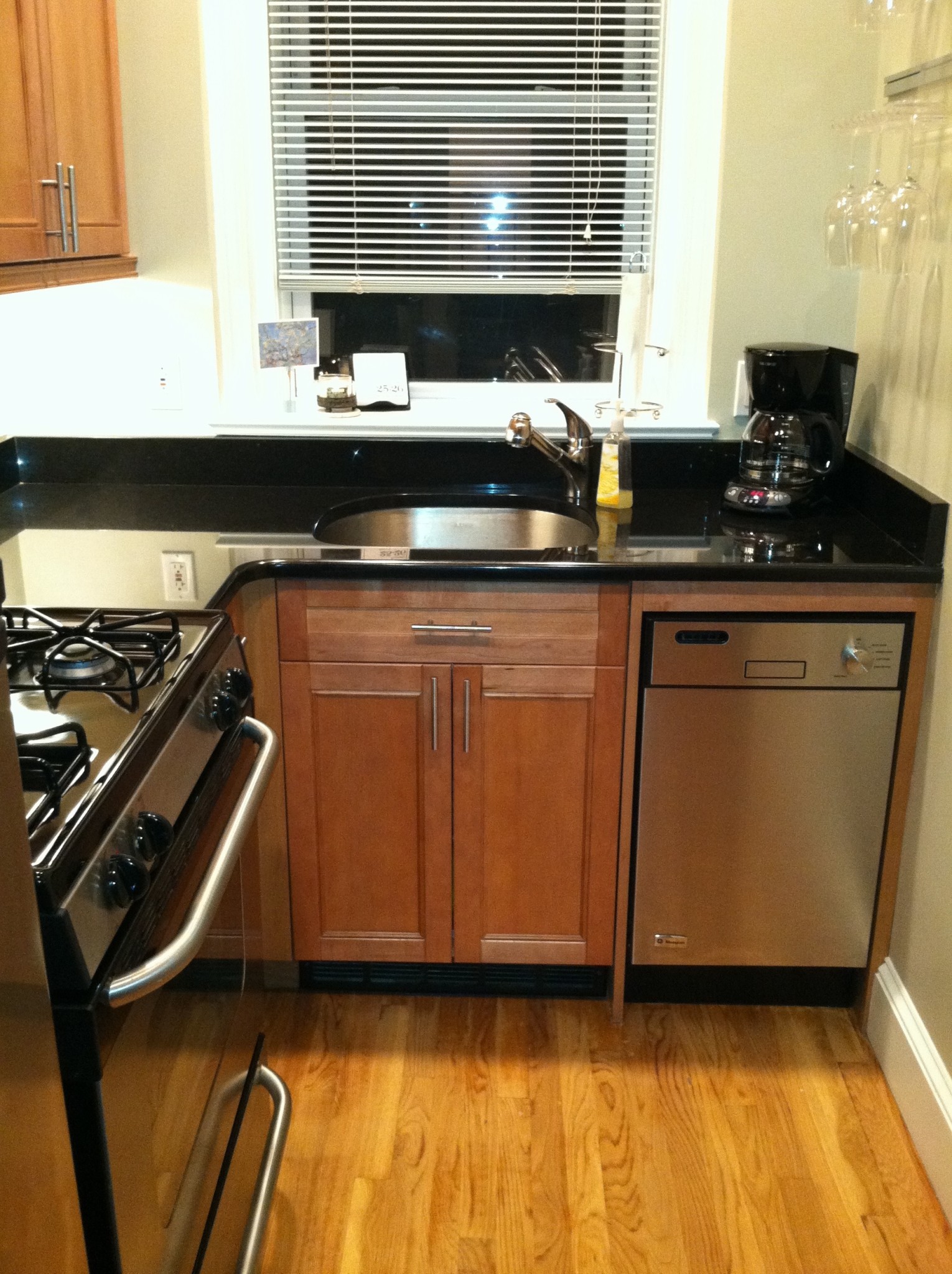 1 split bed, 1 bath apartment for rent at 85 Park Dr Unit 9, Fenway — photo 3 of 5