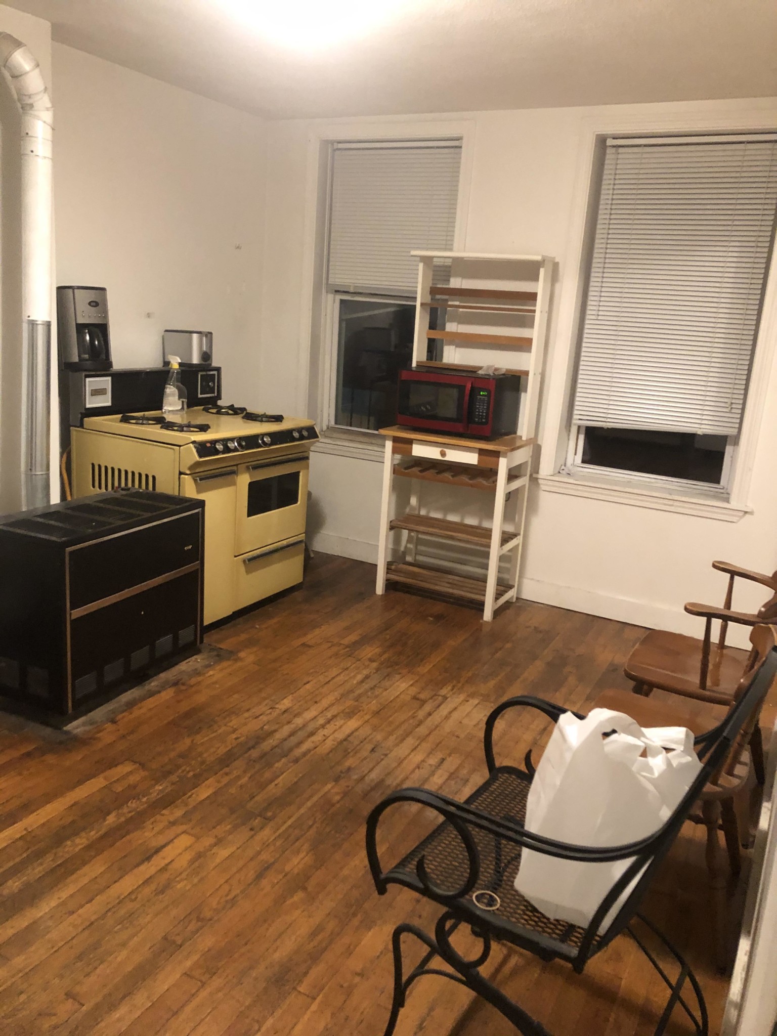 1 bed, 1 bath apartment for rent at 31 Thacher St Unit 5L, North End