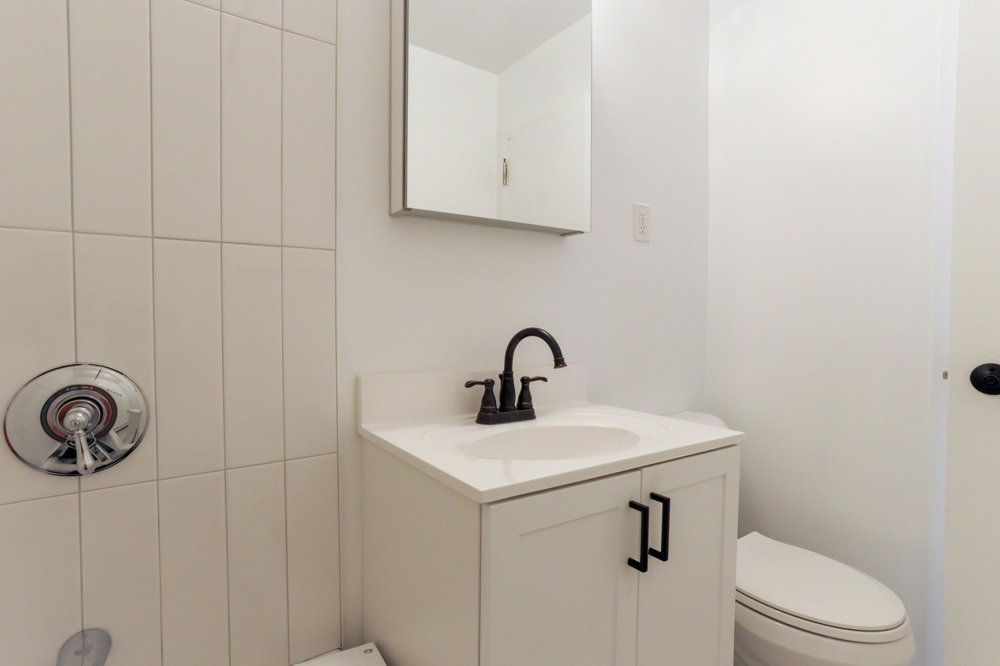 525 Massachusetts Ave, Roxbury